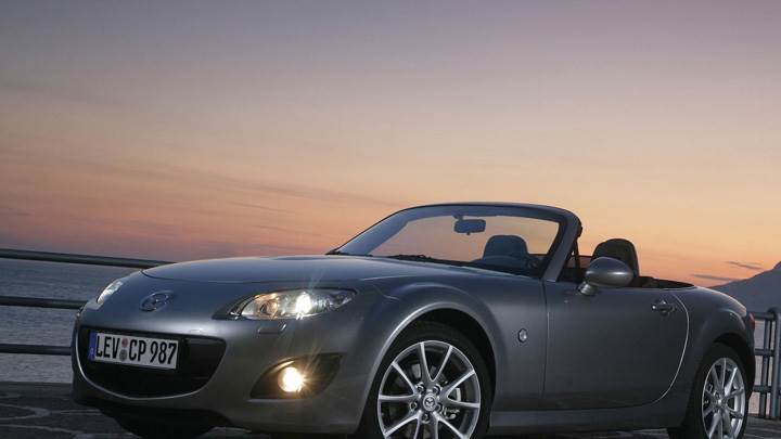 2009 Mazda MX-5 HeadLights On Near Sea Side